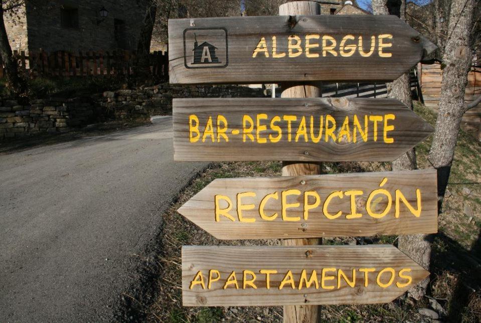 Apartamentos Turisticos Isín Esterno foto